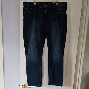 Men's Izod Jeans Straight Fit 40x30. Comfort Stretch.
